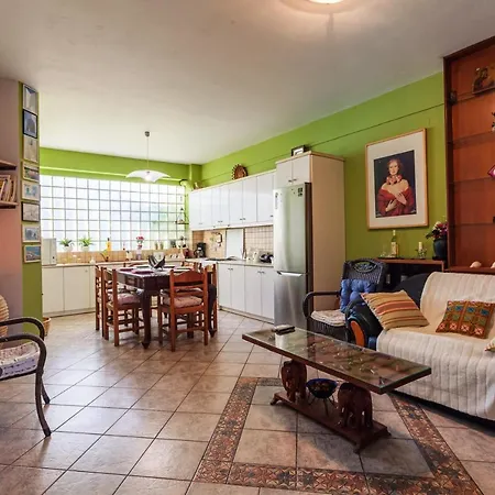 Spacious Family Retreat - The Hidden Courtyard 圣尼古拉奥斯