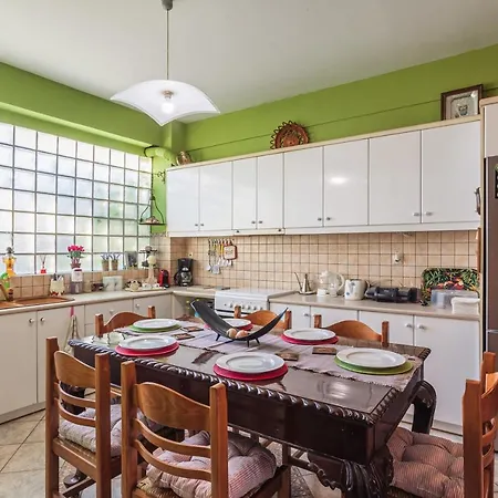 Spacious Family Retreat - The Hidden Courtyard 度假居 *