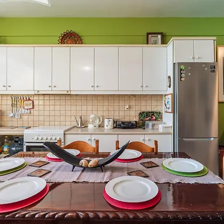 Spacious Family Retreat - The Hidden Courtyard 度假居 *