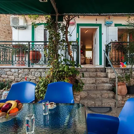 Spacious Family Retreat - The Hidden Courtyard 度假居 圣尼古拉奥斯